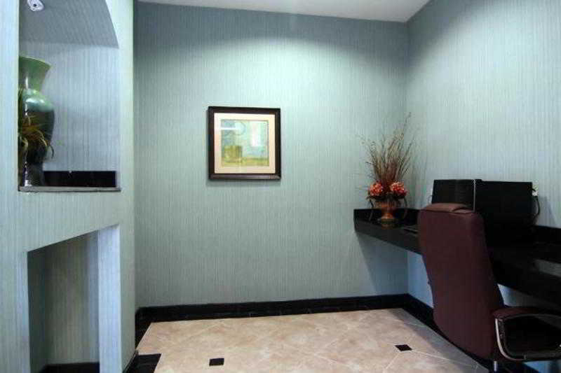 Executive Inn & Suites Марлин Экстерьер фото