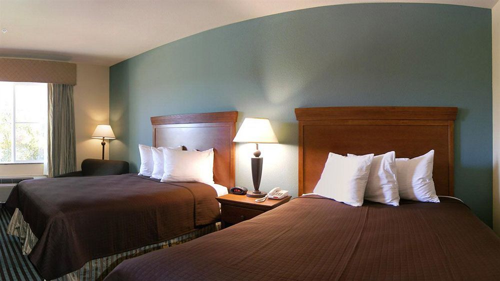 Executive Inn & Suites Марлин Экстерьер фото