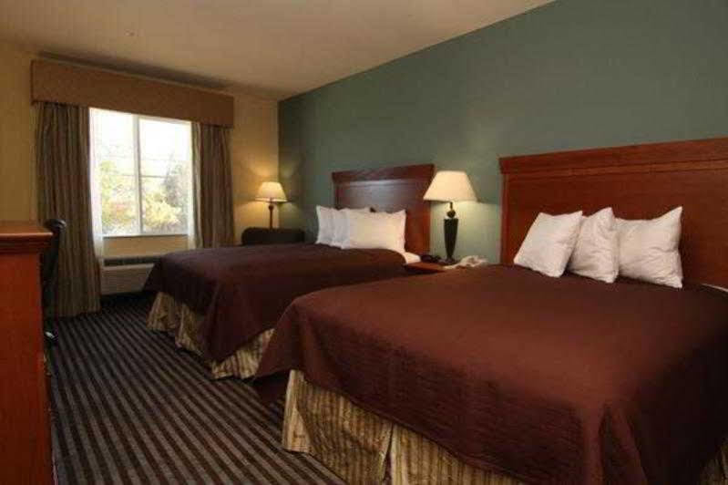 Executive Inn & Suites Марлин Экстерьер фото